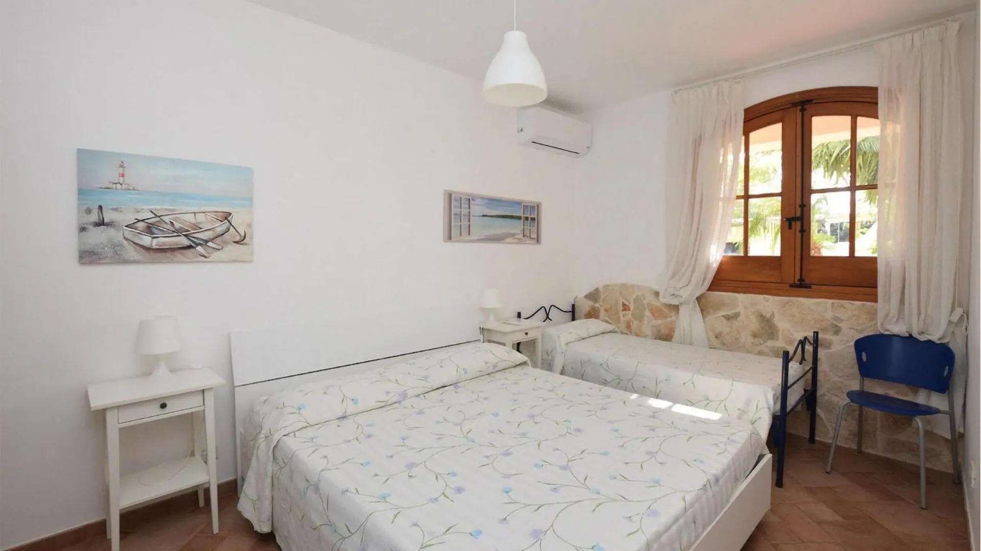 Gorgeous Home In Noto With Kitchenette
