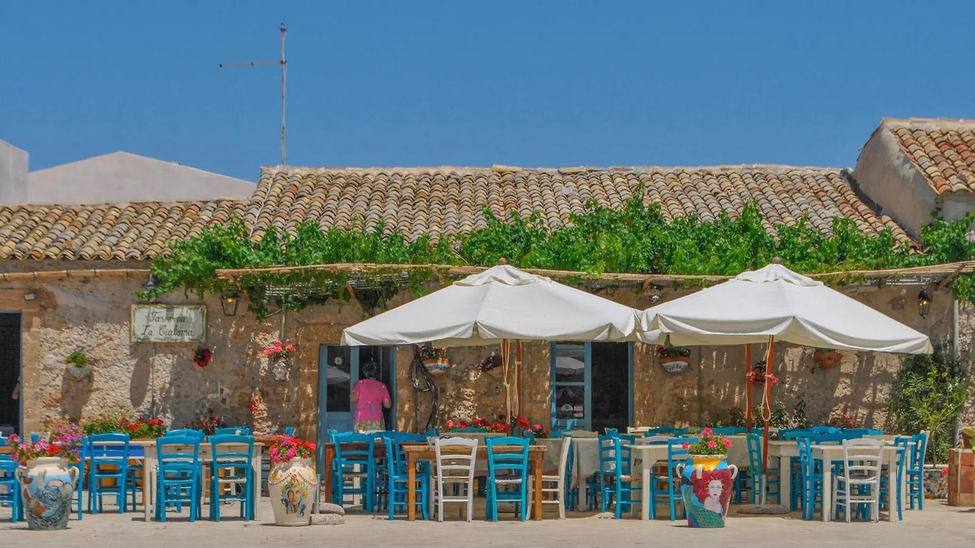 Gorgeous Home In Noto With Kitchenette