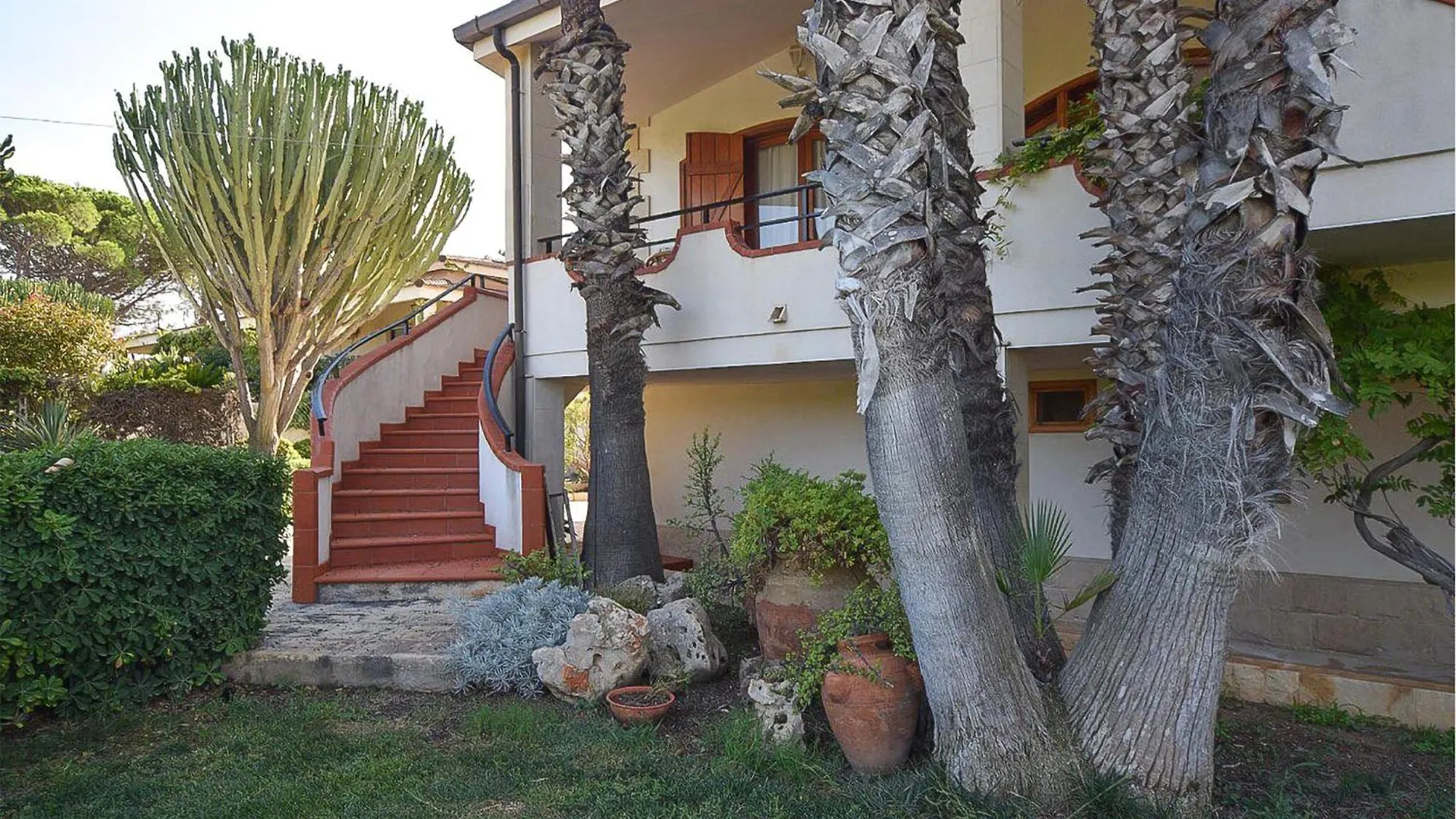 Gorgeous Home In Noto With Kitchenette Holiday home