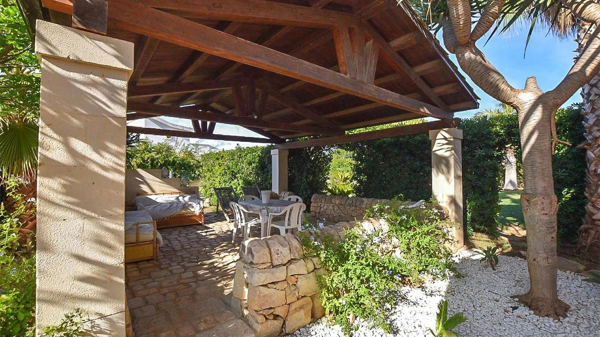 Gorgeous Home In Noto With Kitchenette