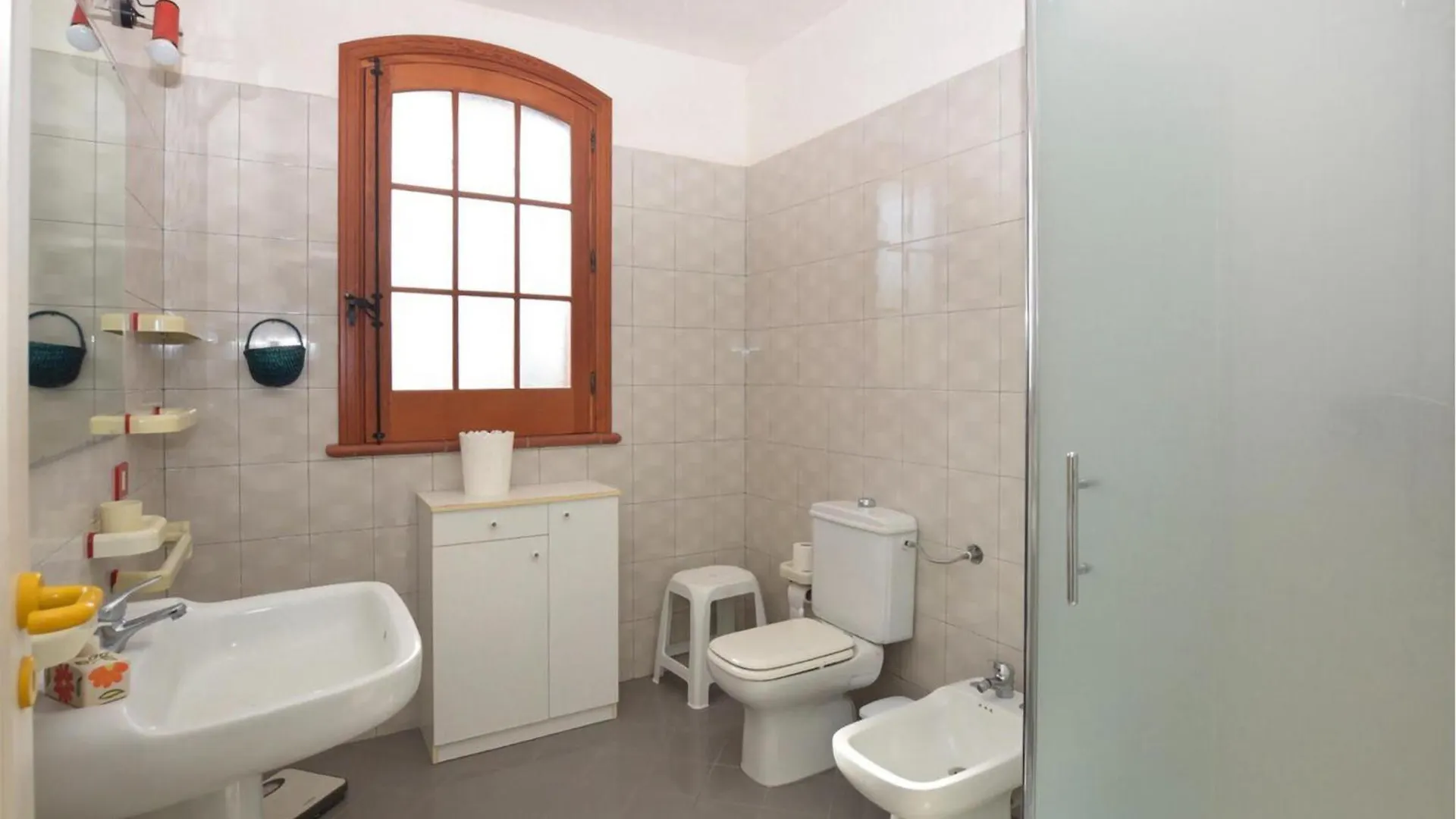 Gorgeous Home In Noto With Kitchenette